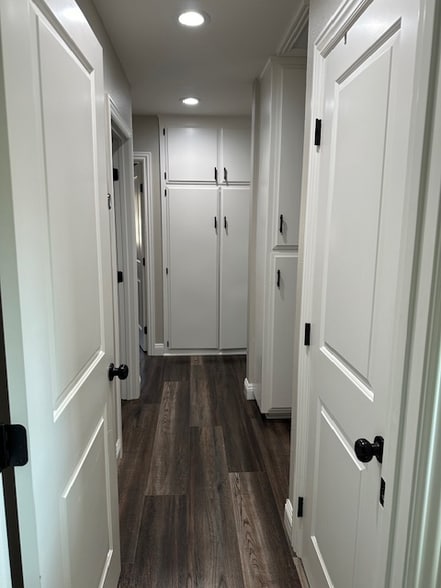 Building Photo - 15422 Norwich Cir