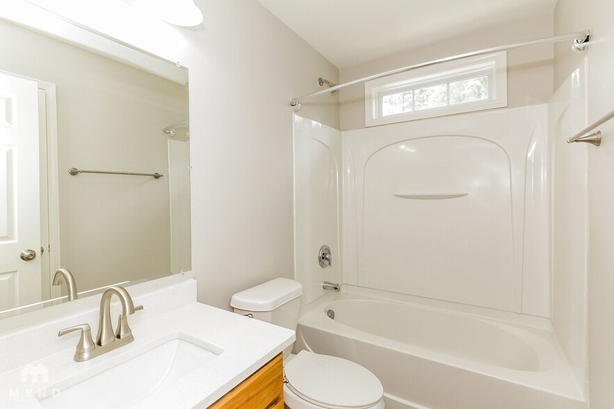 Building Photo - 10325 Hugue Way