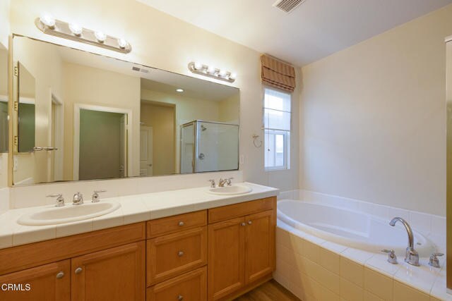 Building Photo - 326 Lakeview Ct