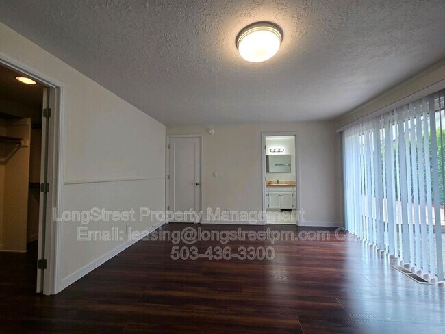Building Photo - 2018 Nut Tree Dr NW