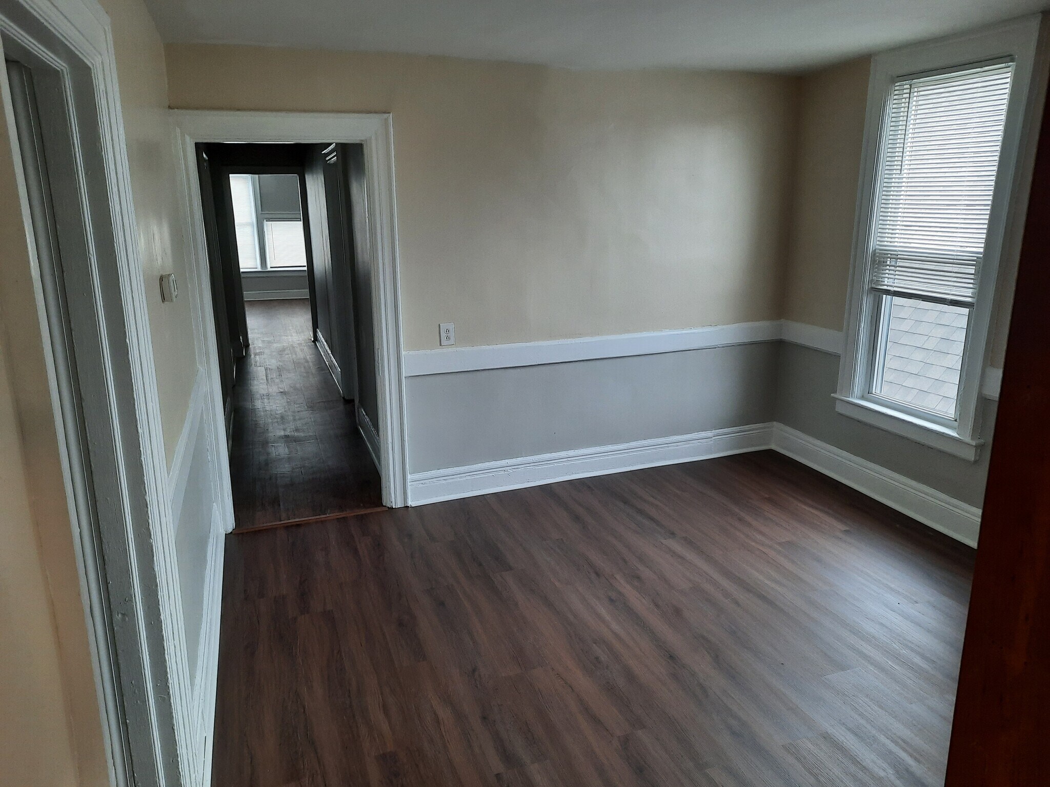 Dining Room 1A - 257 W Utica St