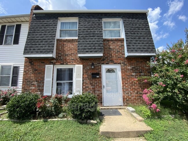 Building Photo - 129 Hickok Cir