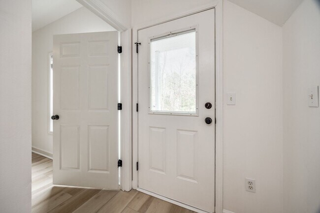 Building Photo - 5988 Quarter Mile Rd