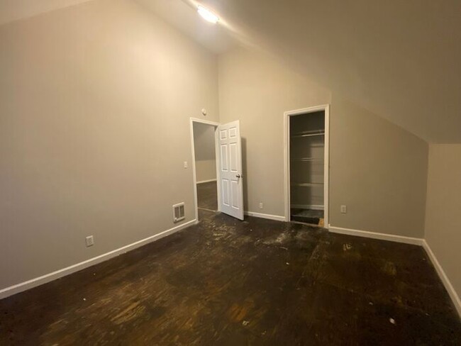 Building Photo - East Nashville / Inglewood | 2 Bedroom Apa...