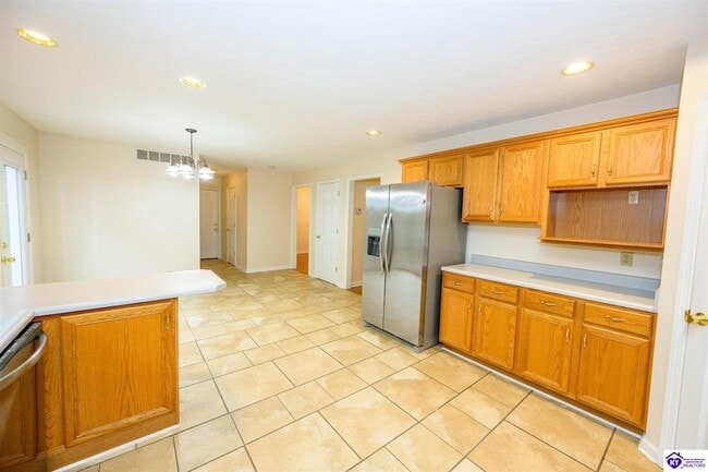 Building Photo - 1802 Oriole Dr