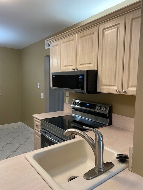 Building Photo - 23398 SW 57th Ave