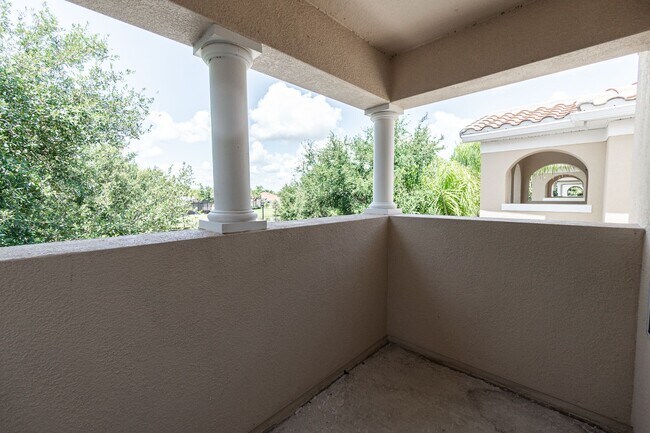 Building Photo - Beautiful 3/3 w/ 2 Car Garage in Gated Vil...