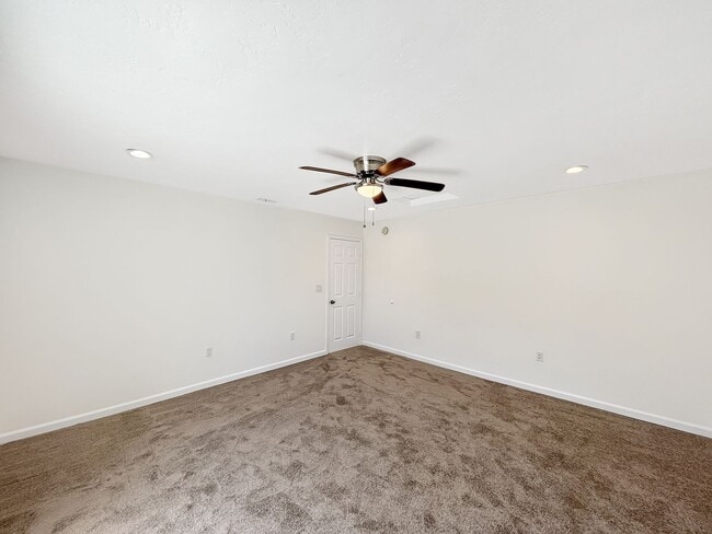 Building Photo - Beautiful 4BD/3BA House in Clairemont W/ A...