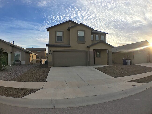 Building Photo - East El Paso 3 bed Refrig A/C with Loft!