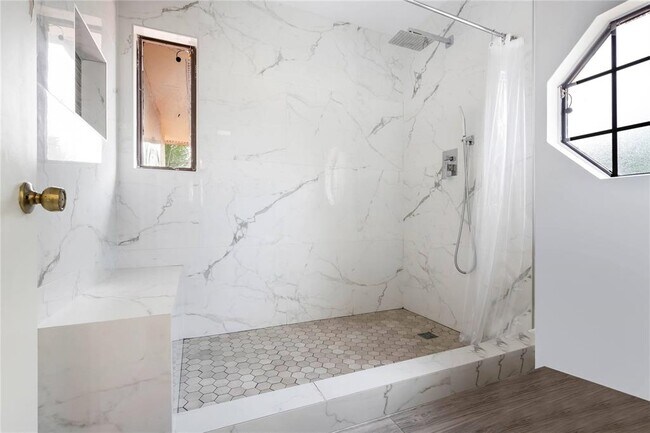 Building Photo - 470 NW 38th Ave