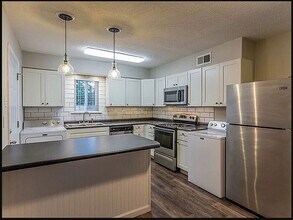 Building Photo - The Residence – Lucky Savings in Midtown | One Month Free + $150 Fee Waived, Ends 3/15