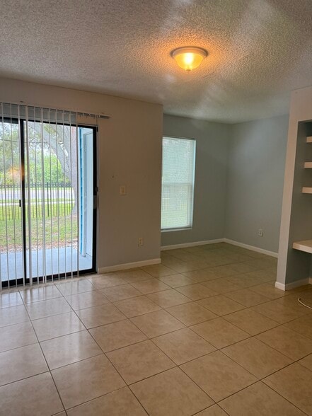 Building Photo - 455 ALT 19 S. 263