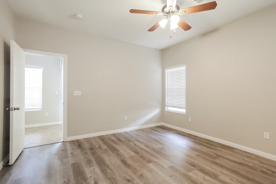 Building Photo - 1006 Rocky Stone Ave