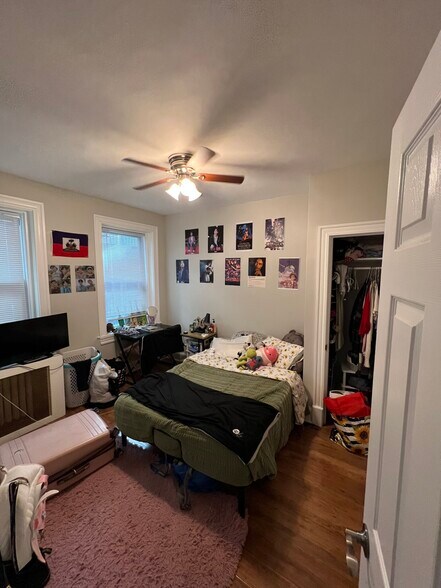 Building Photo - 20 Gibbs St