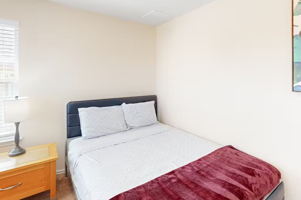 Building Photo - 3651 Sandy Brook Dr