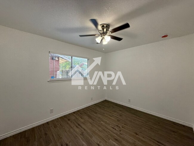 Building Photo - 7242 Glen Hill Dr