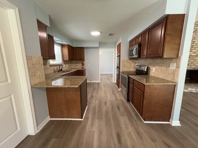 Building Photo - 27226 W Pyeatt Ln