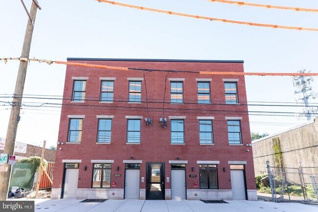 Building Photo - 2931 Salmon St