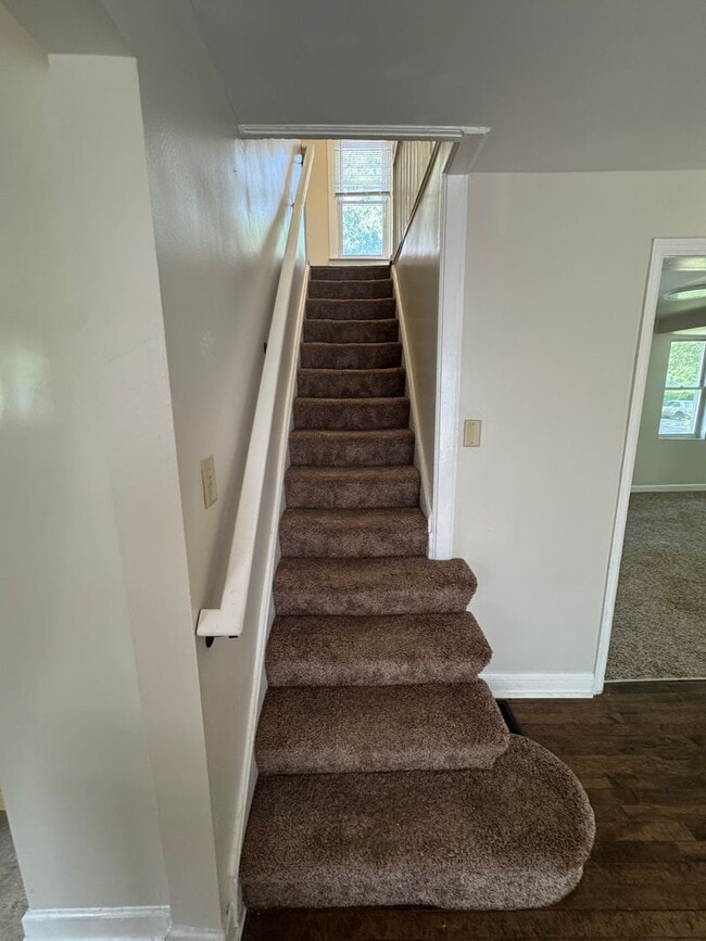 Building Photo - Gorgeous 3 Bedroom UPDATED Single Family Home