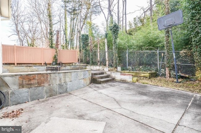 Building Photo - 9801 Belhaven Rd