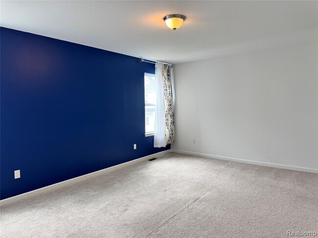 Building Photo - 278 Springview St