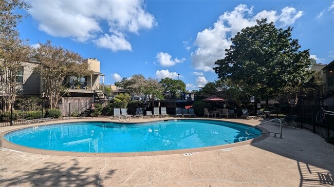 Building Photo - 5711 Sugar Hill Dr