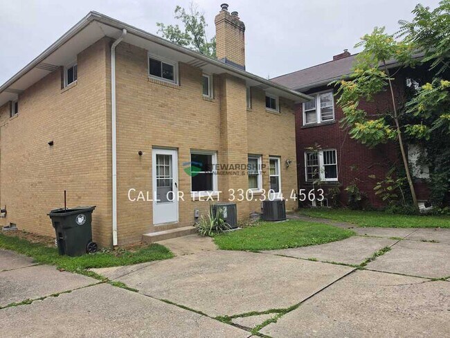 Building Photo - 1740 Harvard Ave NW