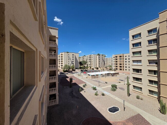 Building Photo - Beautiful 2 Bed/2 Bath Condo in Scottsdale...