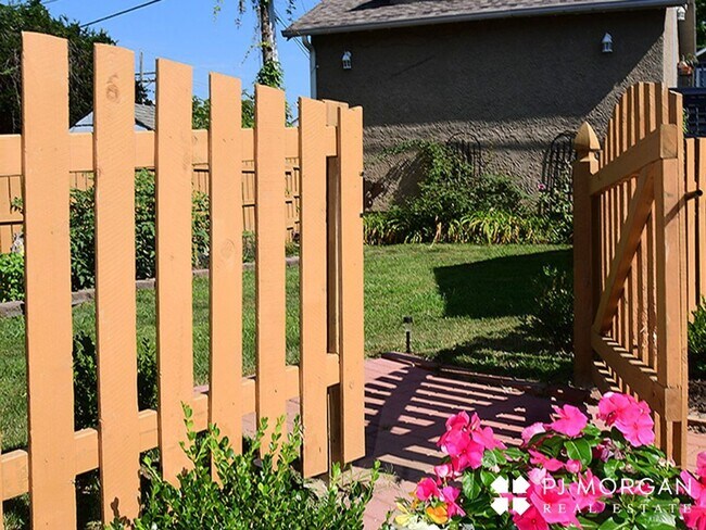 Building Photo - 5022I