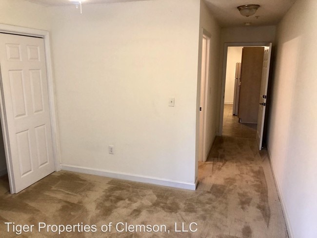 Building Photo - 3 br, 3 bath House - 701 Harts Cove Way
