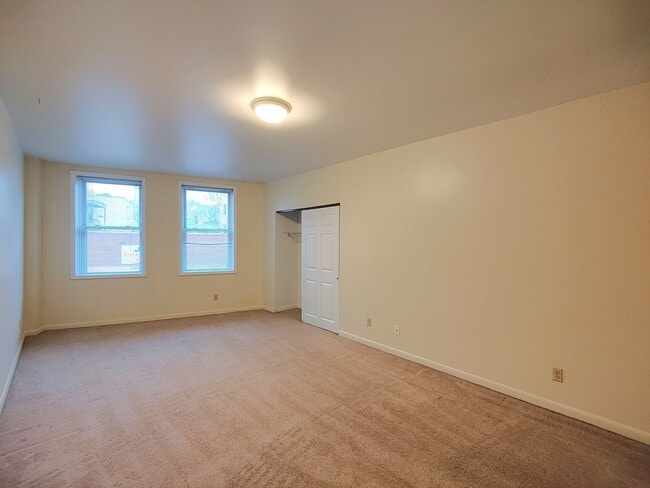 Building Photo - *Spacious 1BD/1BA 2nd Floor Apartment for rent in Dormont*