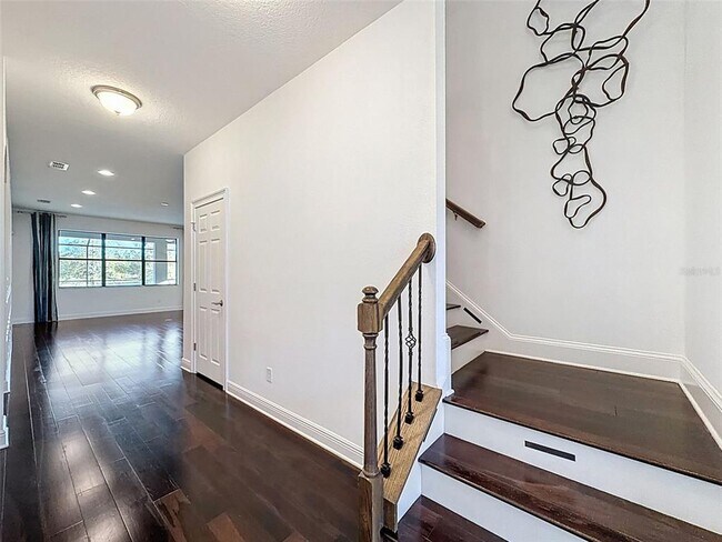 Building Photo - 10701 Laurel Vista Way