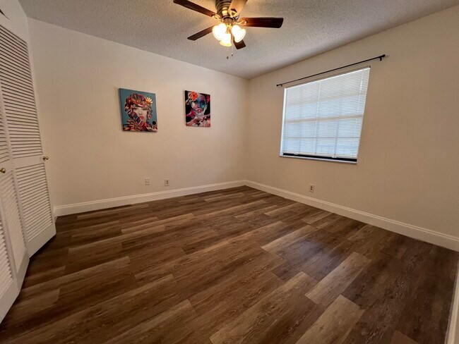 Building Photo - 4175 Oak Terrace Dr