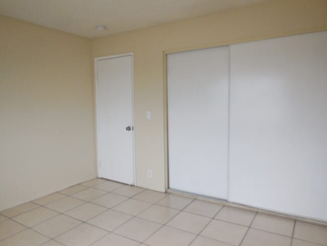 Building Photo - 839 Gaviota Ave