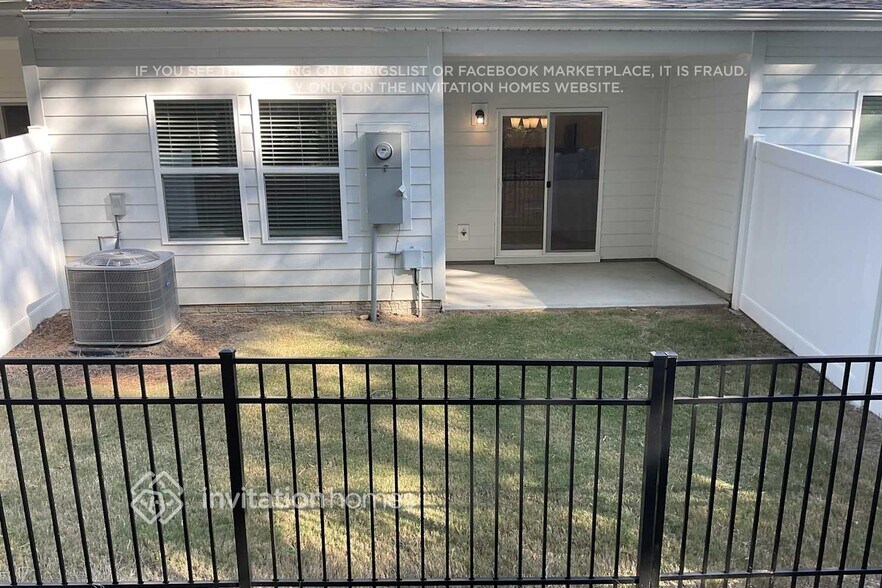 Building Photo - 825 Lavery Ct