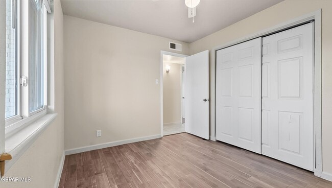 Building Photo - 513 Gilmore Way