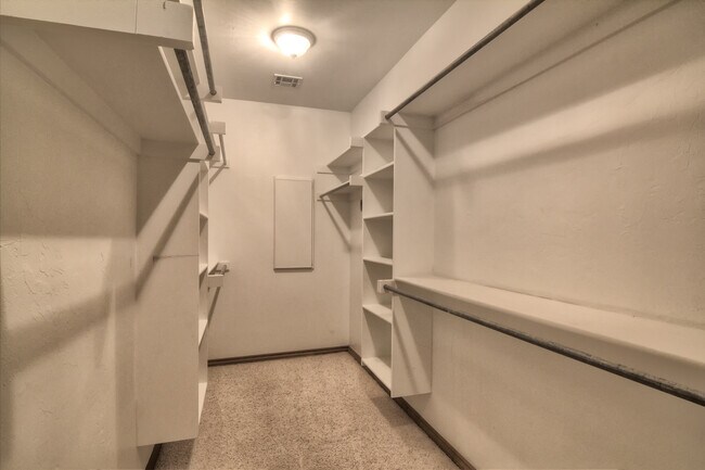 Building Photo - Regency Pointe Addition- Community Pool- 3169  Sq. Ft. Home - Large Safe Room- Edmond Schools