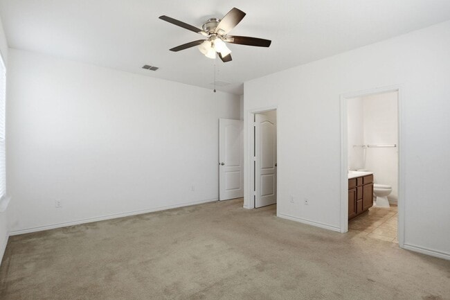 Building Photo - Single-Story Solar-Powered Home Near Braunig Lake – Comfortable & Convenient!