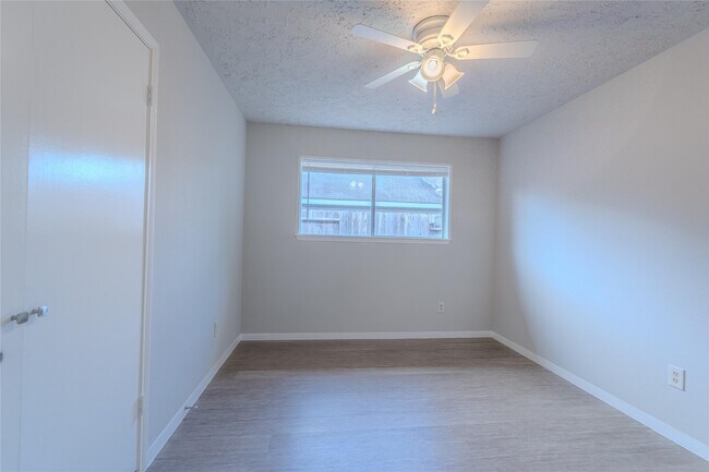 Building Photo - 6658 Canyon Way Dr