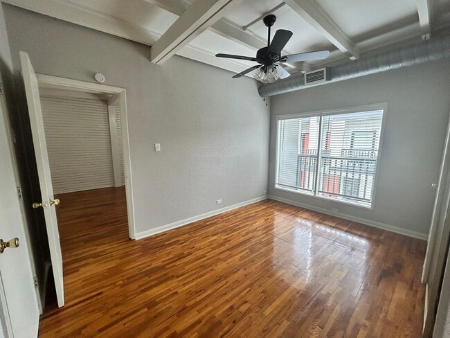 Interior Photo - The Vintage