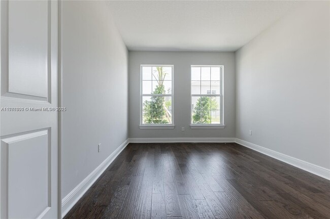 Building Photo - 3701 Greenway Dr