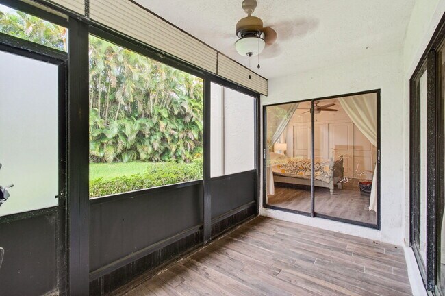 Building Photo - 5945 Parkwalk Dr