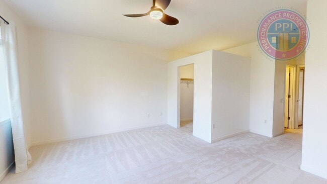 Building Photo - Prime Location, Directly Across From Nike Headquarters! Beautiful Townhouse, Two En-Suites, Centr...