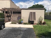 Building Photo - 1001 NW 124th Ave