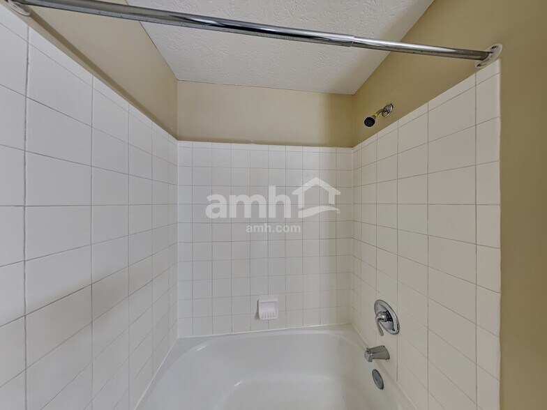 Building Photo - 5469 Boucher Dr