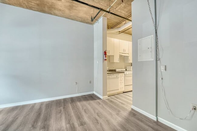 Building Photo - 1300 N St NW