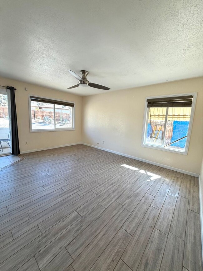 Building Photo - Cozy 2 Bedroom 1.5 Bathroom