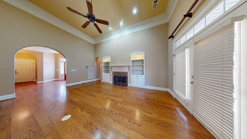 Building Photo - 461 Belmonte Dr