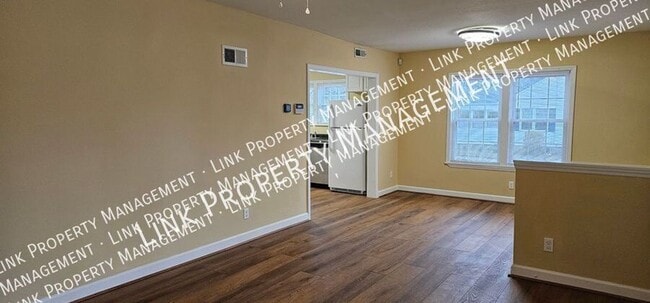 Building Photo - 129 N Moore Rd