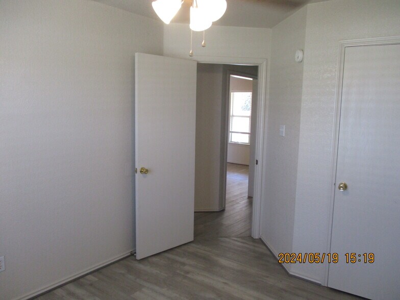 Building Photo - 179 Armadillo Ln